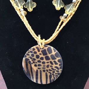 Hand Painted Shell Necklace Set